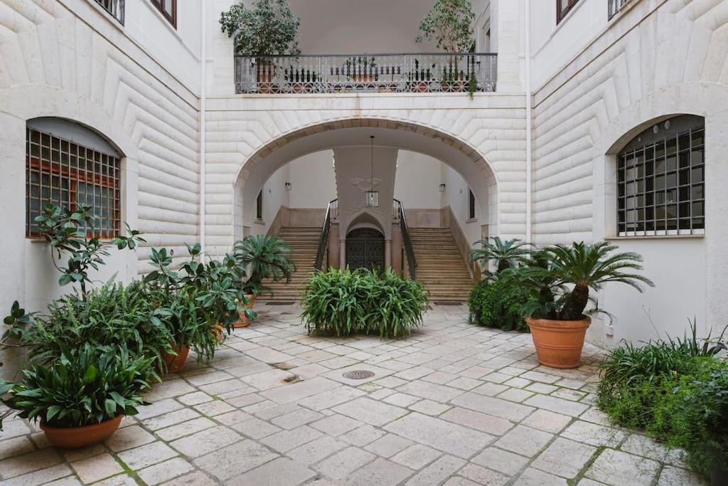 Trani -Suite ❉Marmor - Elegante Casa Storica ❉ Екстериор снимка
