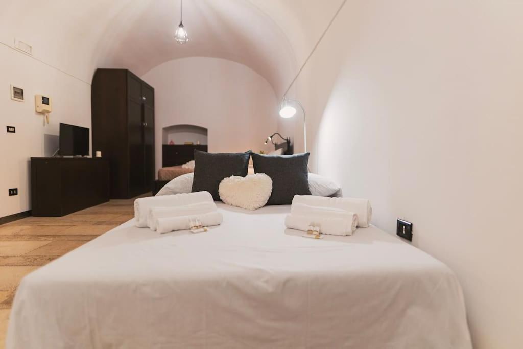 Trani -Suite ❉Marmor - Elegante Casa Storica ❉ Екстериор снимка